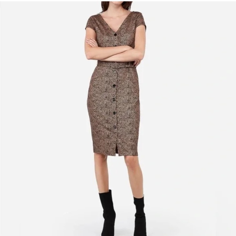 EXPRESS BELTED BUTTON FRONT JACQUARD DRESS IN NEUTRAL PRINT - XS